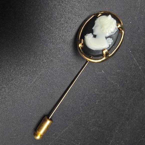 Napier Cameo Stick Pin Hat Pin Gold Tone White Black Vintage Lady Face - Picture 1 of 7